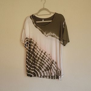 JZ by target tie dye roundneck color olive and oof white